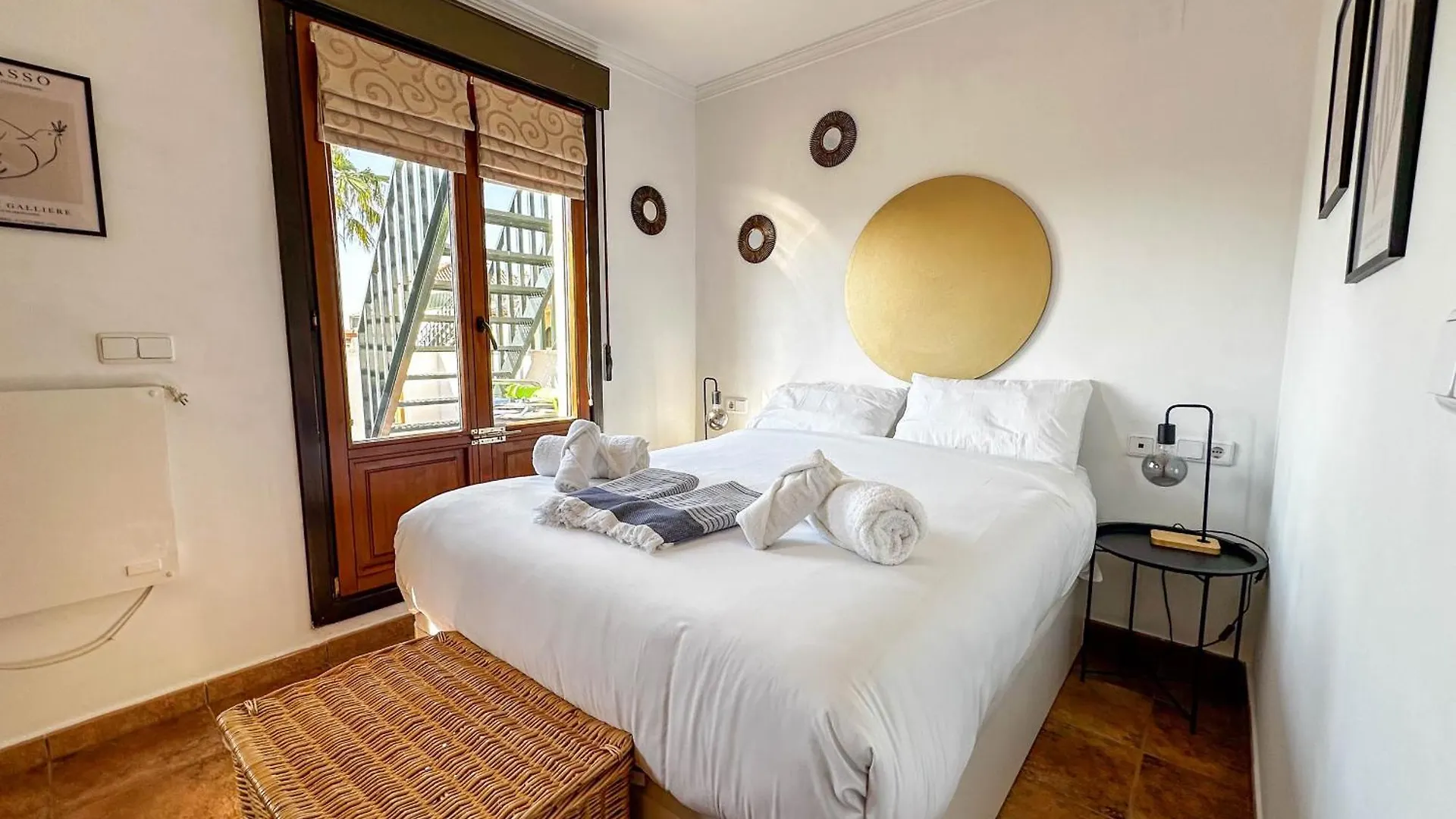 Ann001 Bright Two Bedroom Townhouse 아야몬테 0*,